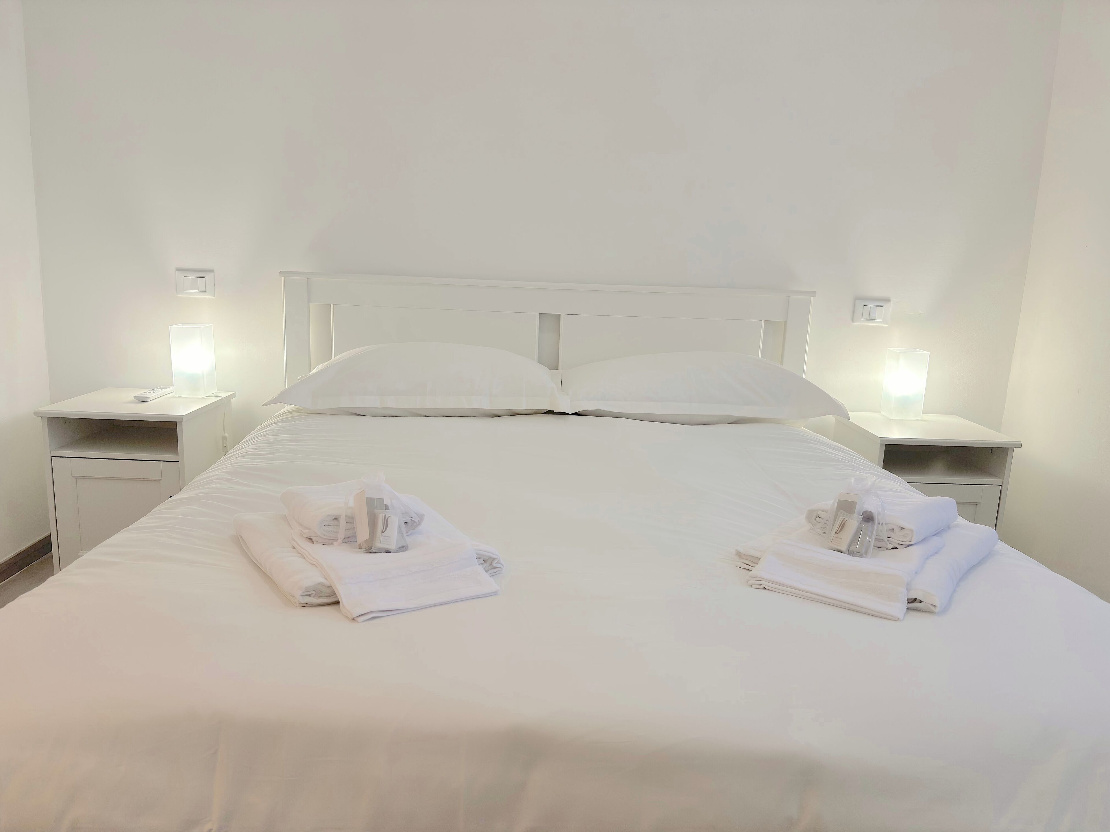 1 slaapkamer, een strijkplank/strijkijzer, wifi, beddengoed