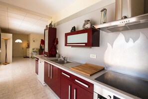 Fridge, microwave, dishwasher, coffee/tea maker - La Roque - ST AGNAN - Gîte (ST AGNAN)