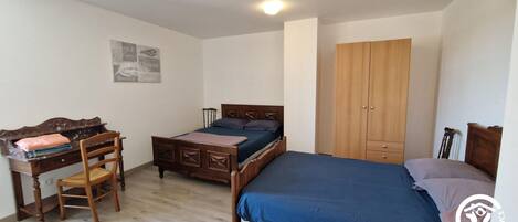 6 bedrooms, free WiFi