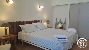 2 bedrooms, free WiFi - Le relais de la poste (CASTELNAU DE MONTMIRAL)
