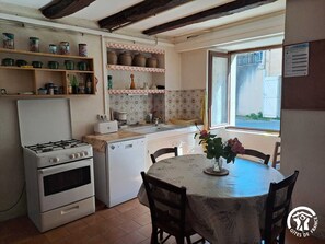 Réfrigérateur, micro-ondes, four, lave-vaisselle