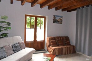 Télévision, cheminée