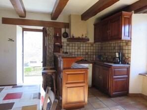 Fridge, microwave, dishwasher, coffee/tea maker