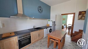 Réfrigérateur, micro-ondes, four, lave-vaisselle