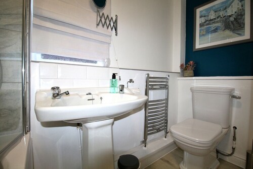 Single Room Shared Bathroom - Hamilton