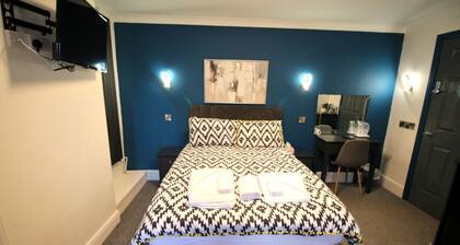 Double Room with Private Bathroom - Hamilton