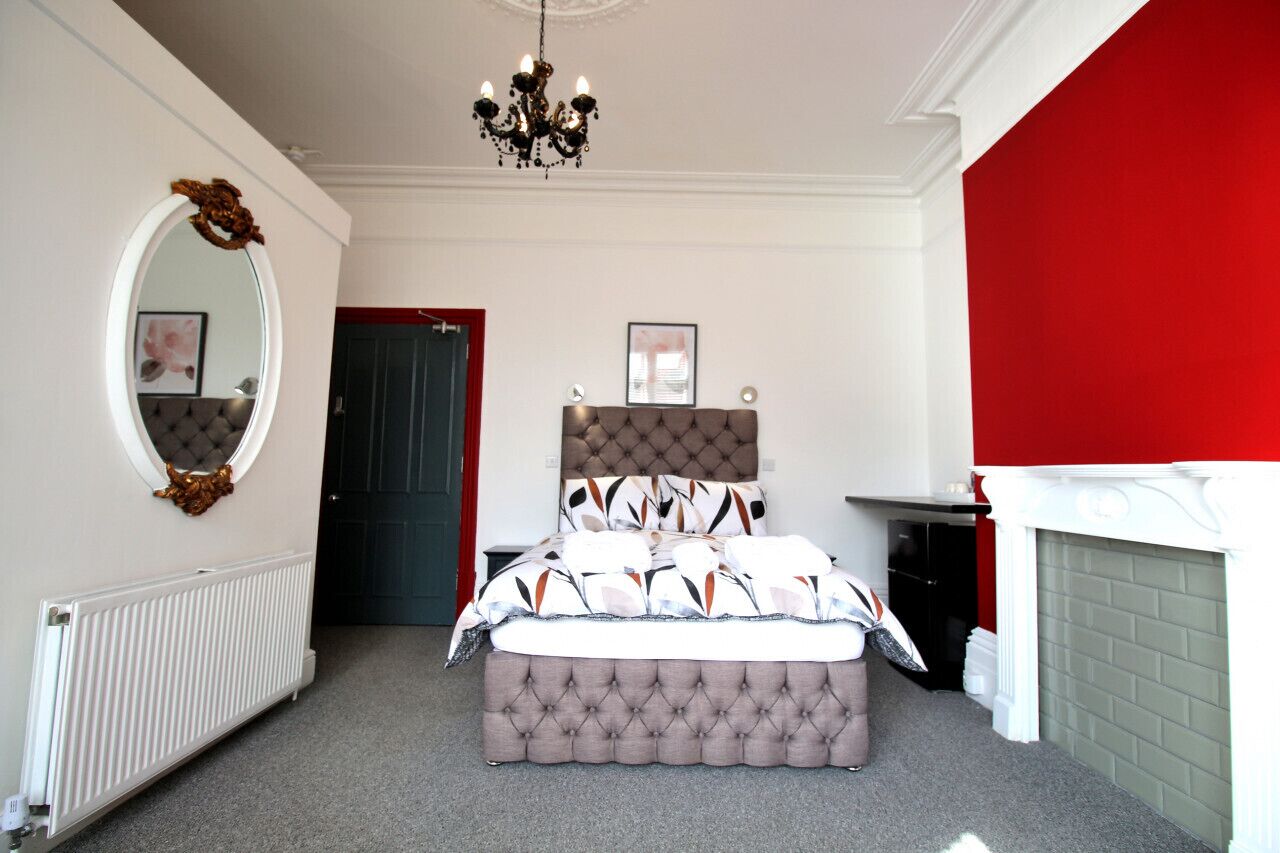 1 dormitorio, tabla de planchar con plancha, wifi gratis y ropa de cama