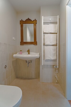 Habitación básica doble | Baño
