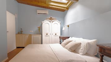 Quarto casal básico | Ferros/tábuas de passar roupa, Wi-Fi de cortesia