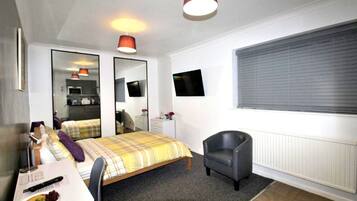 1 Schlafzimmer, Schreibtisch, Bügeleisen/Bügelbrett, kostenloses WLAN