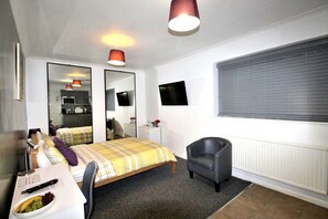 1 Schlafzimmer, Schreibtisch, Bügeleisen/Bügelbrett, kostenloses WLAN