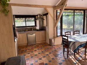 Réfrigérateur, micro-ondes, four, lave-vaisselle