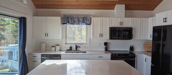 Scenic year round cabin at Lac La Nonne