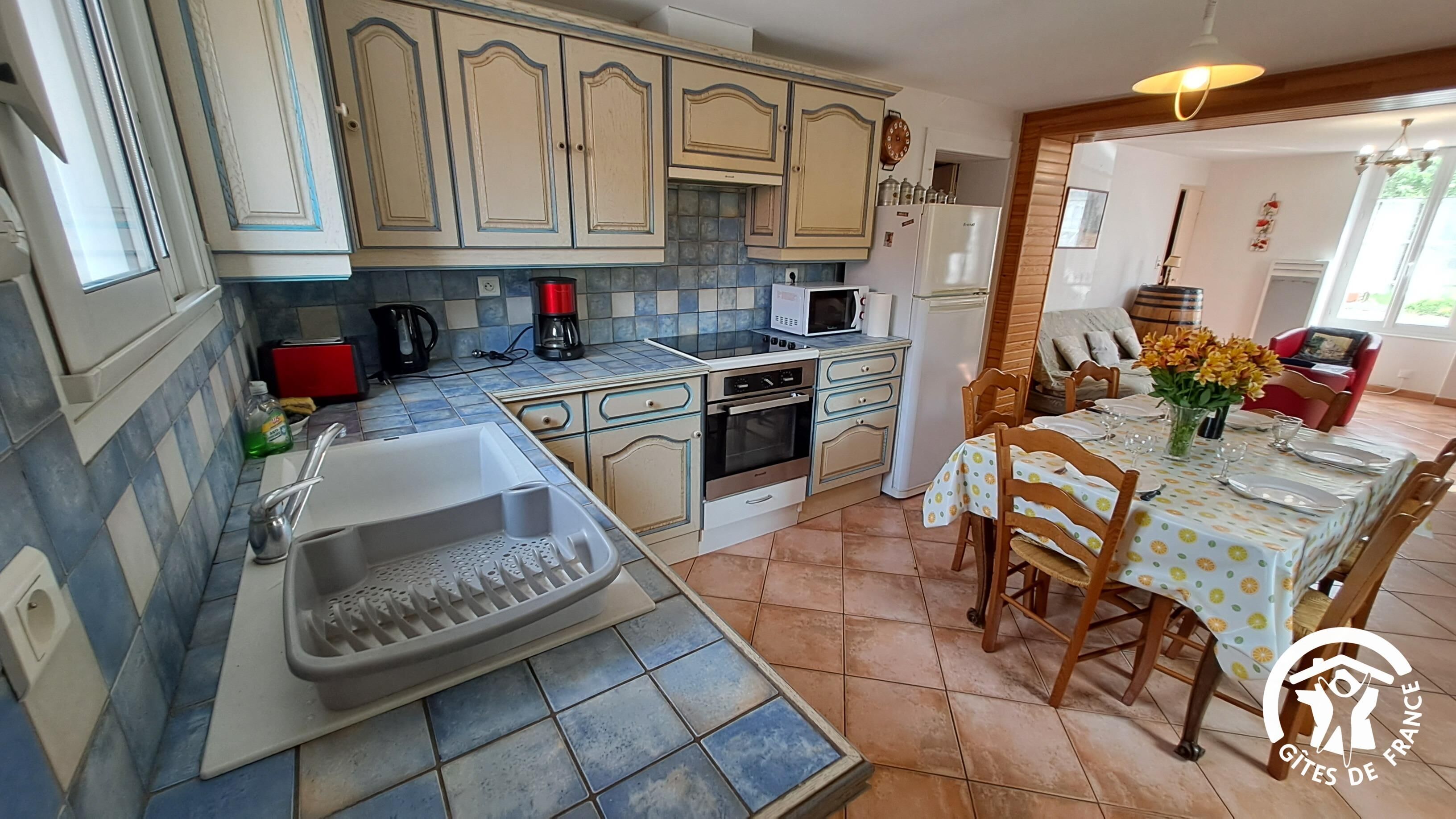 Réfrigérateur, micro-ondes, four, lave-vaisselle