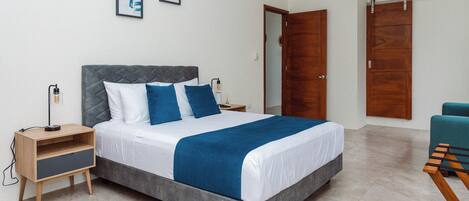 Deluxe Suite, 1 Bedroom, Sea View | In-room safe, free WiFi