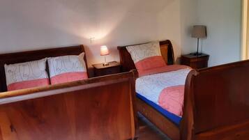 4 bedrooms, free WiFi