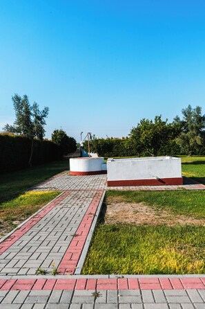 المنطقة المحيطة بالمنشأة