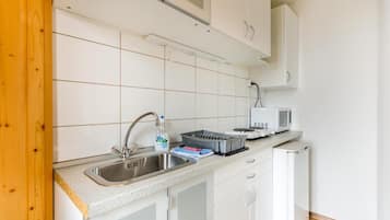 Stovetop, coffee/tea maker, high chair
