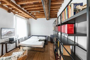 3 slaapkamers, een bureau, een strijkplank/strijkijzer, wifi