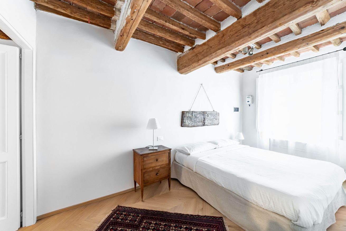 2 Schlafzimmer, Schreibtisch, Bügeleisen/Bügelbrett, WLAN