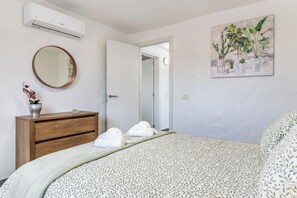 2 makuuhuonetta, silitysrauta/-lauta, Wi-Fi, vuodevaatteet