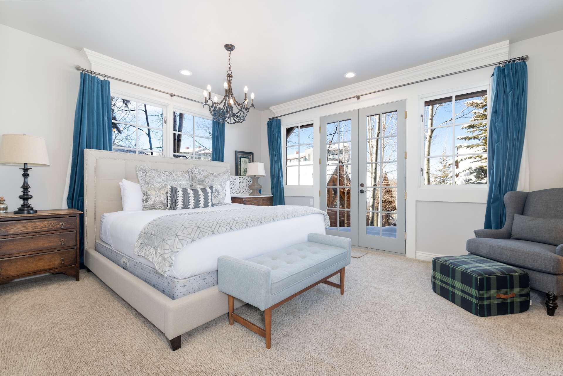 3 chambres, fer et planche à repasser, Wi-Fi gratuit, draps fournis