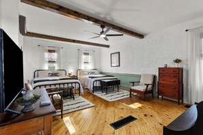 2 chambres, fer et planche à repasser, Wi-Fi, draps fournis