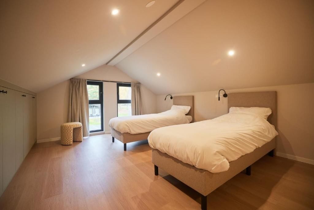 Tabla de planchar con plancha y wifi gratis 