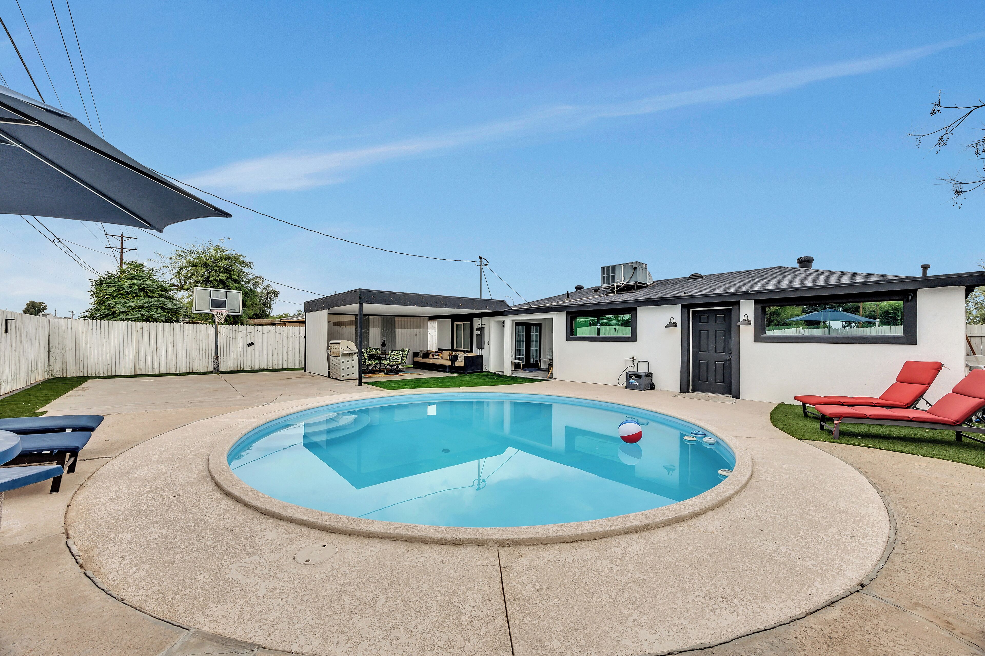 حمّام سباحة خارجي