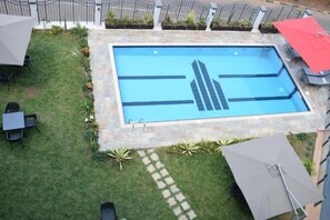 Outdoor pool - Mythos Boutique Hotel (Kigali)
