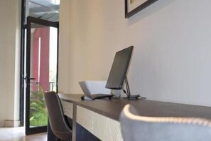 Business center - Mythos Boutique Hotel (Kigali)