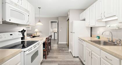 2BR Villa with Private Hot Tub & Resort Perks