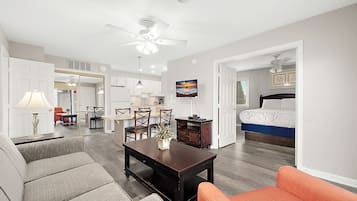 3 bedrooms, WiFi (free), bed sheets