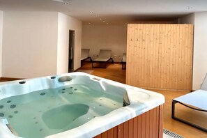 Interior - Exclusive Accommodation in the Alps (Laax Alpine Lodge) (Laax)