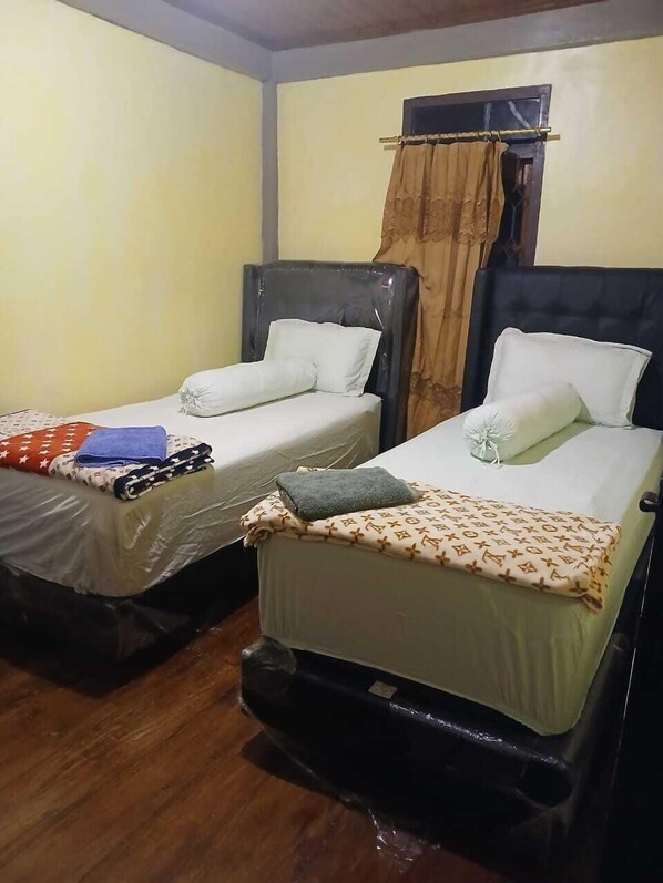 Habitación Confort con 1 cama matrimonial o 2 individuales, balcón, vista al océano | Wifi gratis 