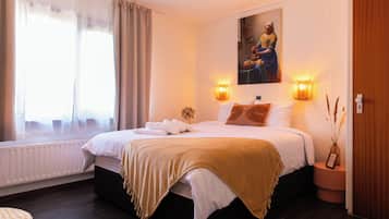 Quarto casal, vista para o jardim | Ferros/tábuas de passar roupa, Wi-Fi de cortesia