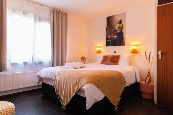 Double Room, Garden View | Iron/ironing board, free WiFi