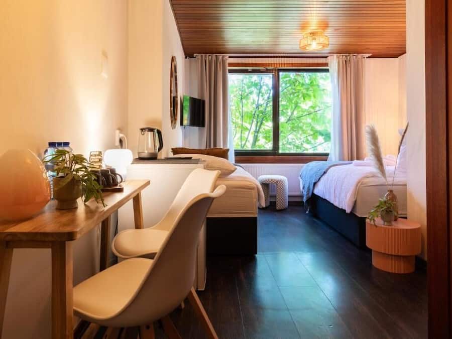 Planxa i posts de planxar i wifi gratuïta