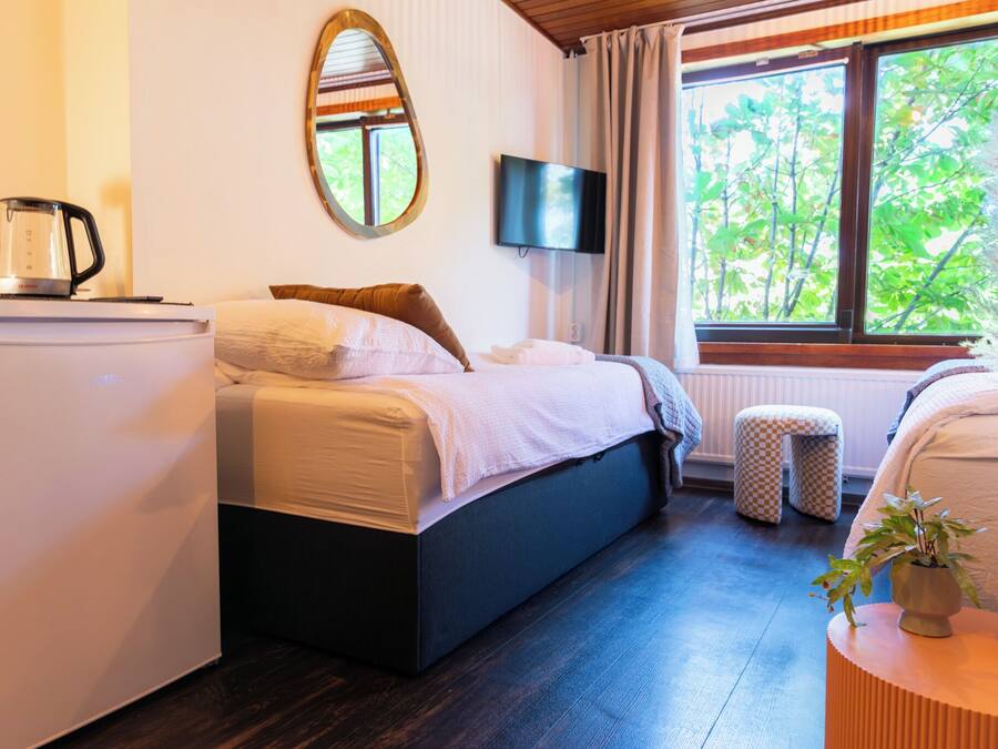 Dreibettzimmer | Bügeleisen/Bügelbrett, kostenloses WLAN