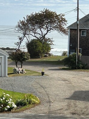 المنطقة المحيطة بالمنشأة