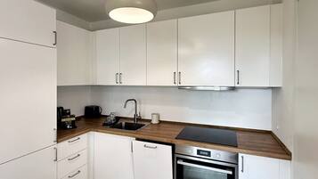 Kühlschrank, Ofen, Herdplatte, Geschirrspüler