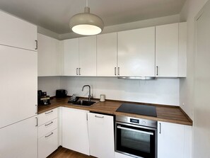 Kühlschrank, Ofen, Herdplatte, Geschirrspüler