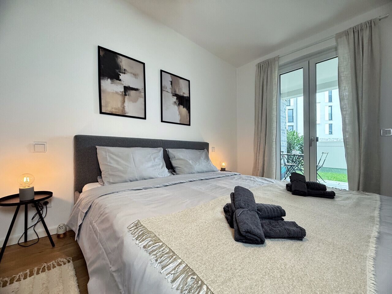 1 chambre, bureau, fer et planche à repasser, Wi-Fi