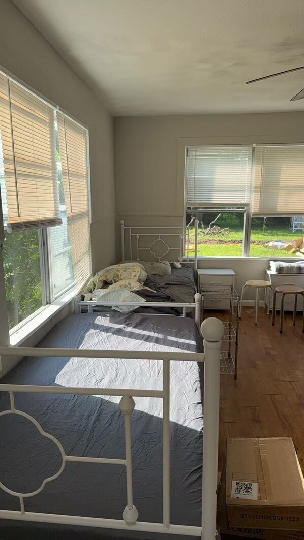 5 habitaciones, internet y ropa de cama 