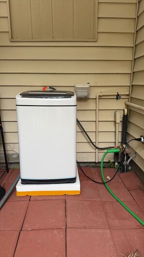 Miscellaneous - 20 dollars only man's bed in the living room (Texas City)