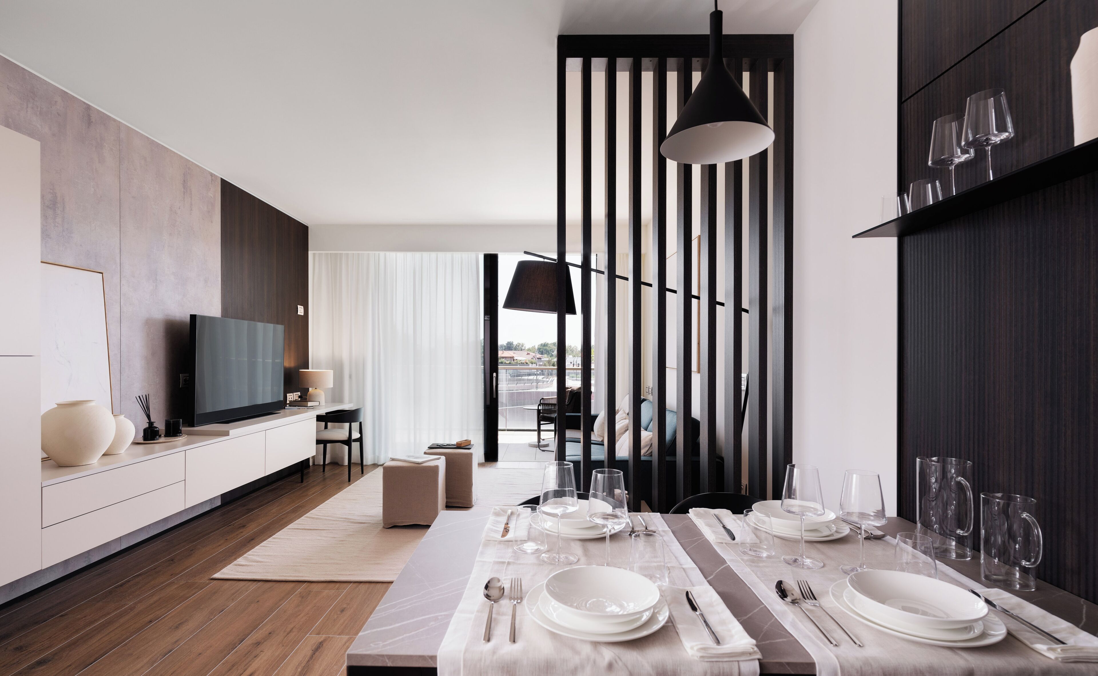 อพาร์ทเมนท ์, 1 ห้องนอน, ห้องครัว, วิวเมือง | บริเวณนั่งเล่น | สมาร์ททีวี 42 นิ้ว พร้อมช่องดิจิตอล