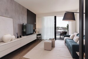 42-inch Smart TV with digital channels - Farus Living (Bergamo)