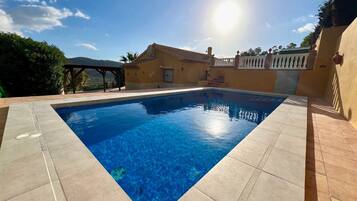 Hồ bơi trong nhà