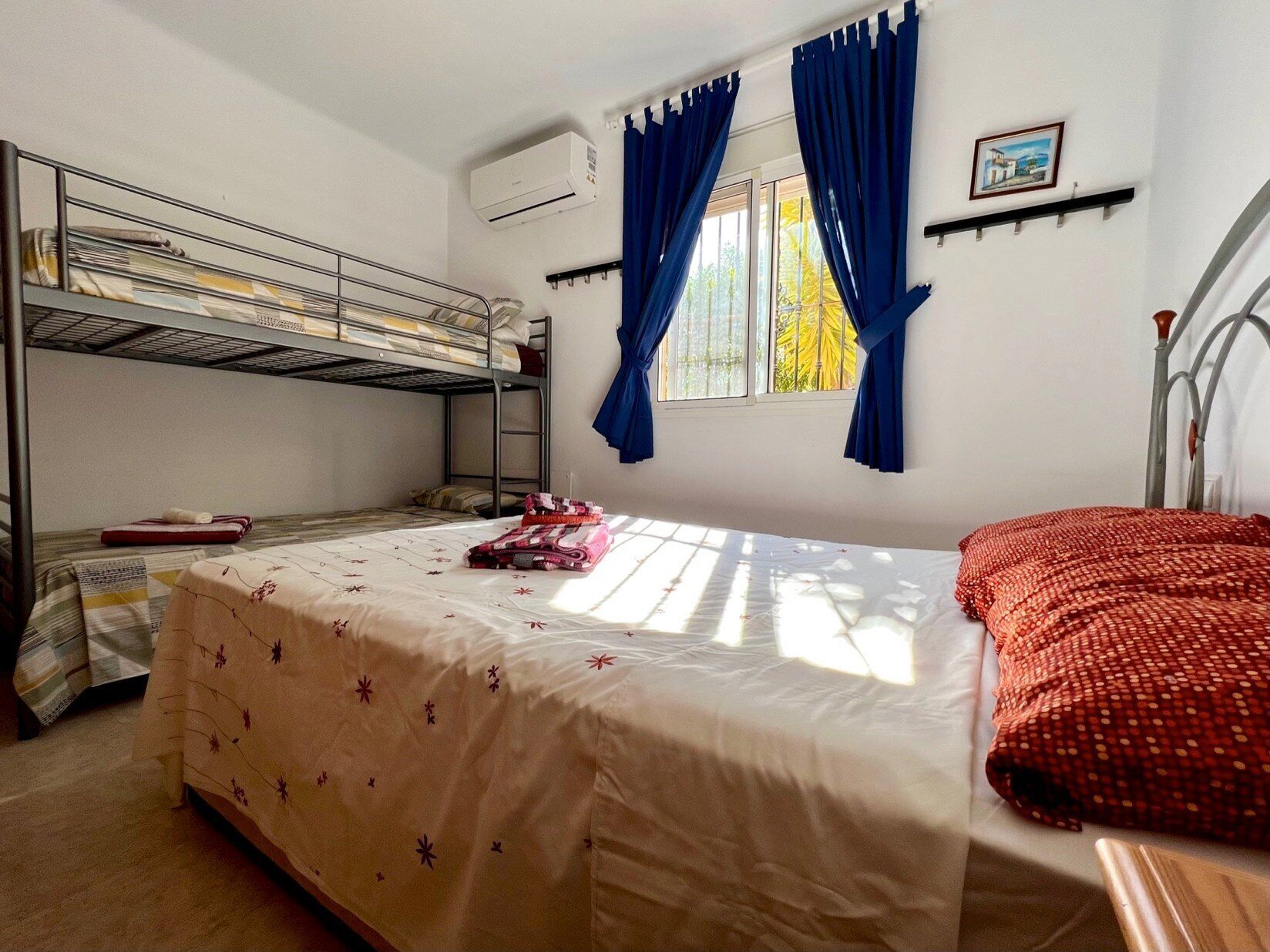 2 bedrooms, iron/ironing board, free WiFi, bed sheets