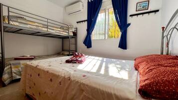 2 bedrooms, iron/ironing board, free WiFi, bed sheets